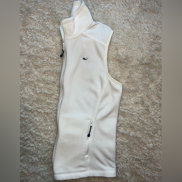 Vineyard Vines White Vest - Picture 3 of 4